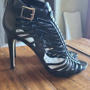 BRAND NEW VINCE CAMUTO HEELS